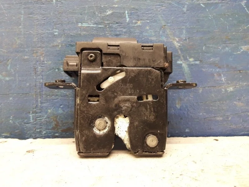 Замок крышки багажника Nissan Qashqai 1 J10 2006-2014 90502EY10A