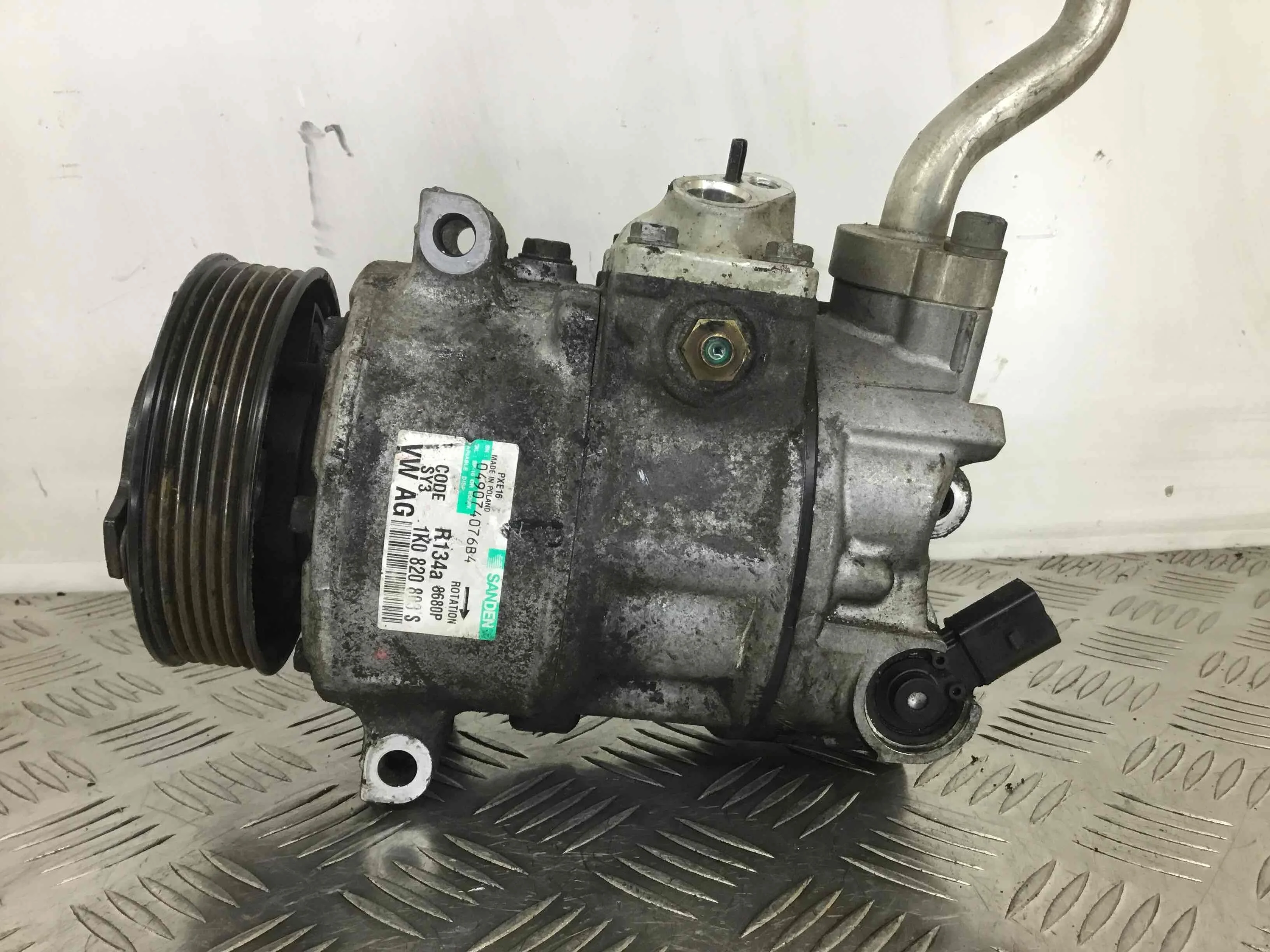 Компрессор кондиционера Volkswagen Passat B6 (2005-2010) дизель 2.0 TDI Механика Седан