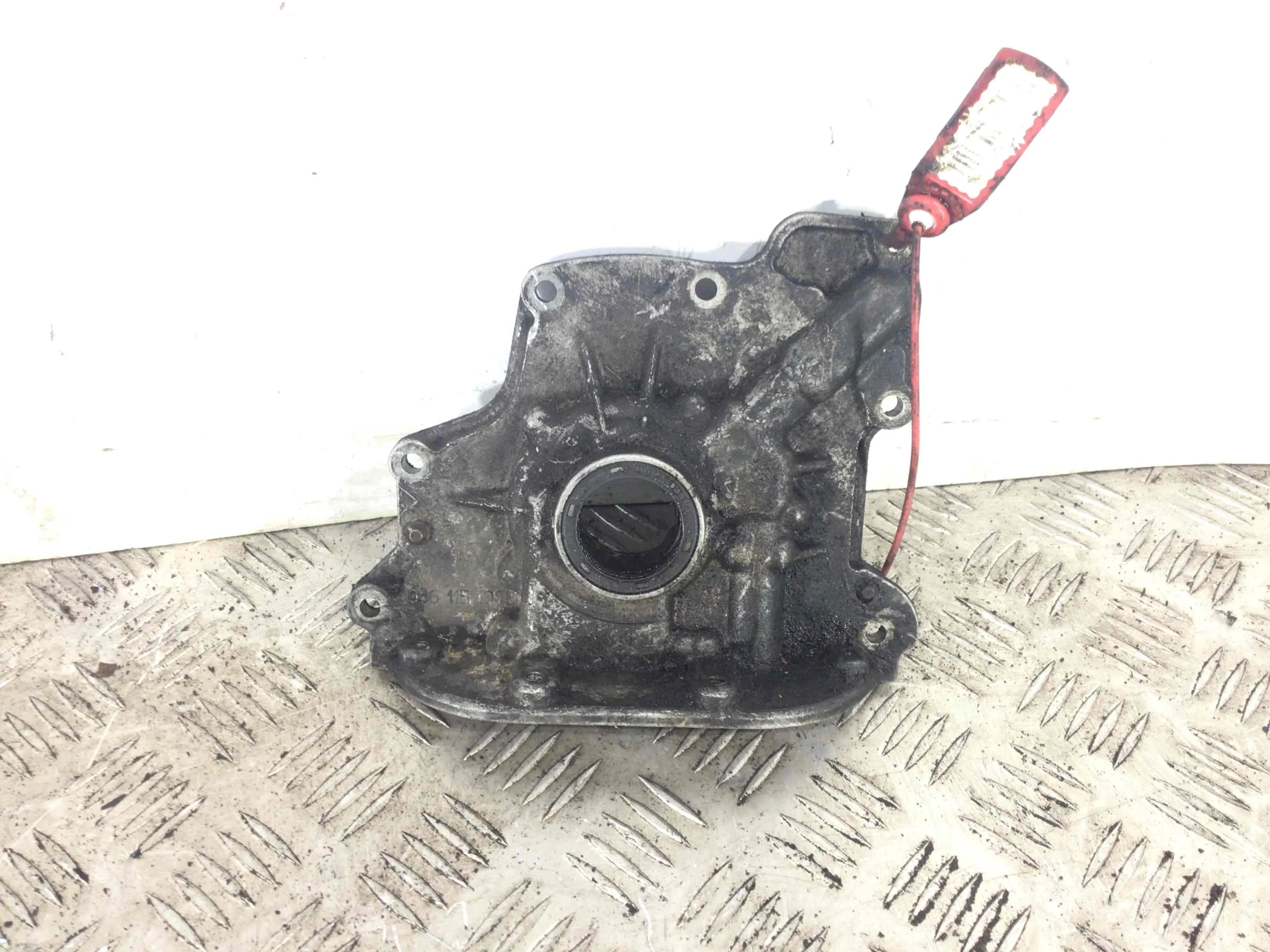 Насос масляный Volkswagen Golf 4 поколение (1997-2004) бензин 1.4  Механика Х/б