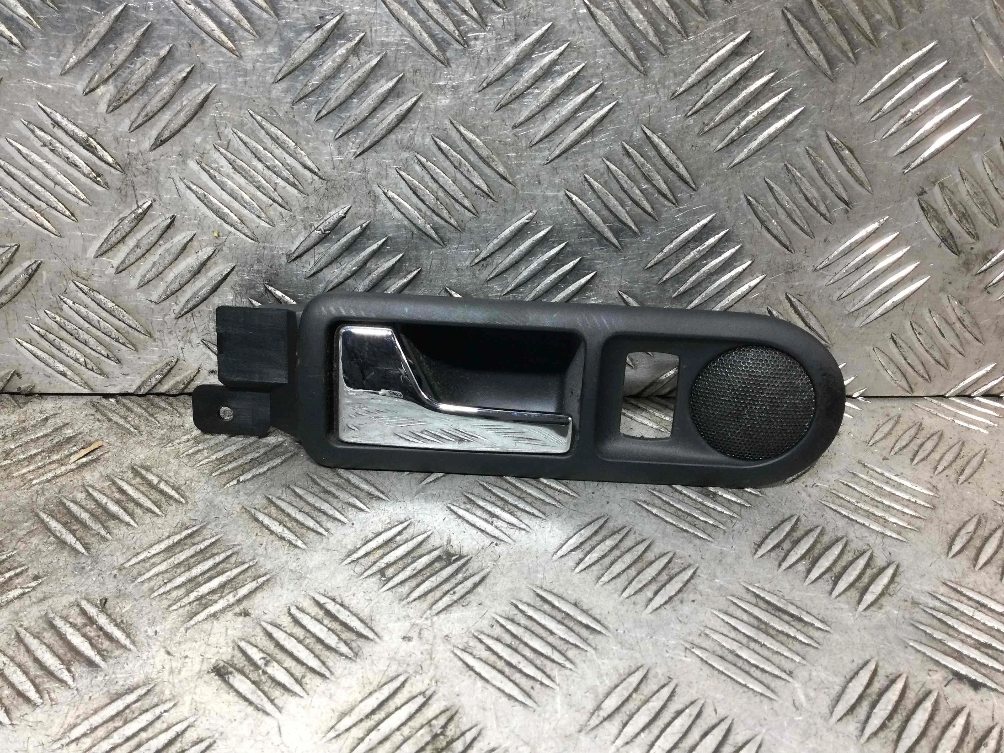 Ручка внутренняя задняя левая Volkswagen Bora Bora (1J) 1998 - 2005 дизель 1.9 TDI Механика Седан