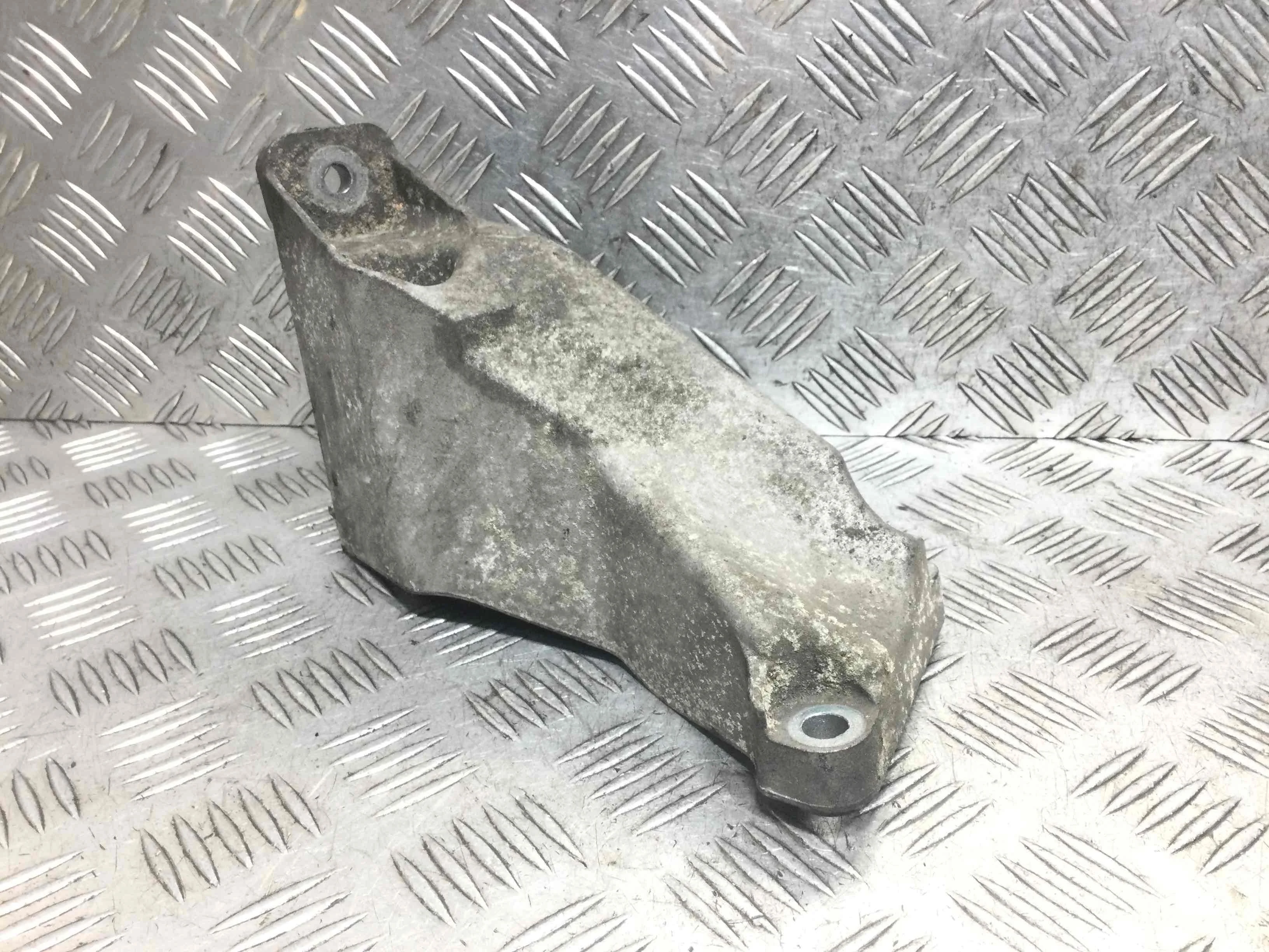 Кронштейн двигателя Audi A4 B5 [рестайлинг] (1999-2001) бензин 2.0 i Механика Седан