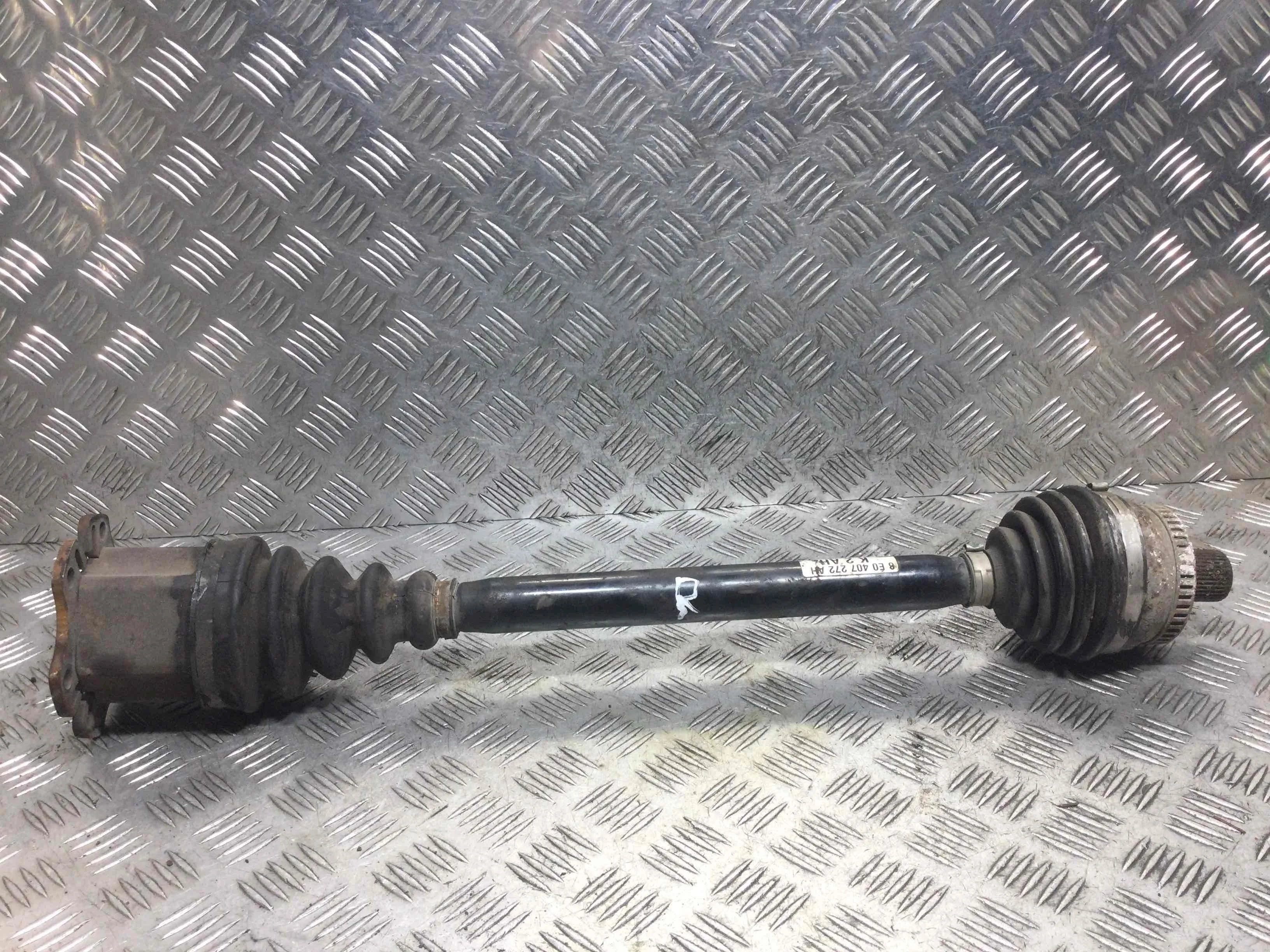 Полуось передняя правая (приводной вал, ШРУС) Audi A4 B5 [рестайлинг] (1999-2001) бензин 2.0 i Механика Седан