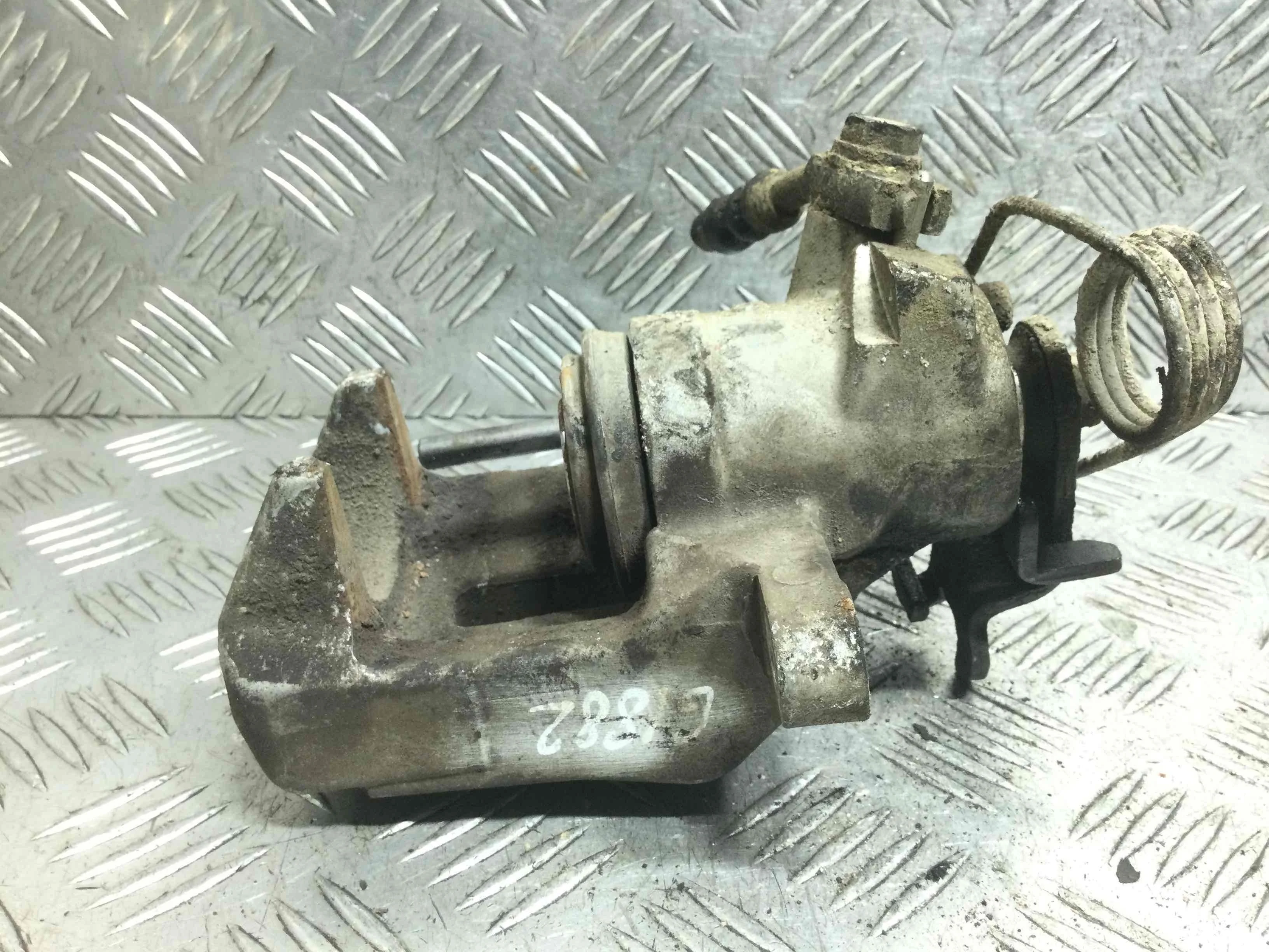 Суппорт задний левый Audi A4 B5 (1994-1999) бензин 1.6 i Механика Седан