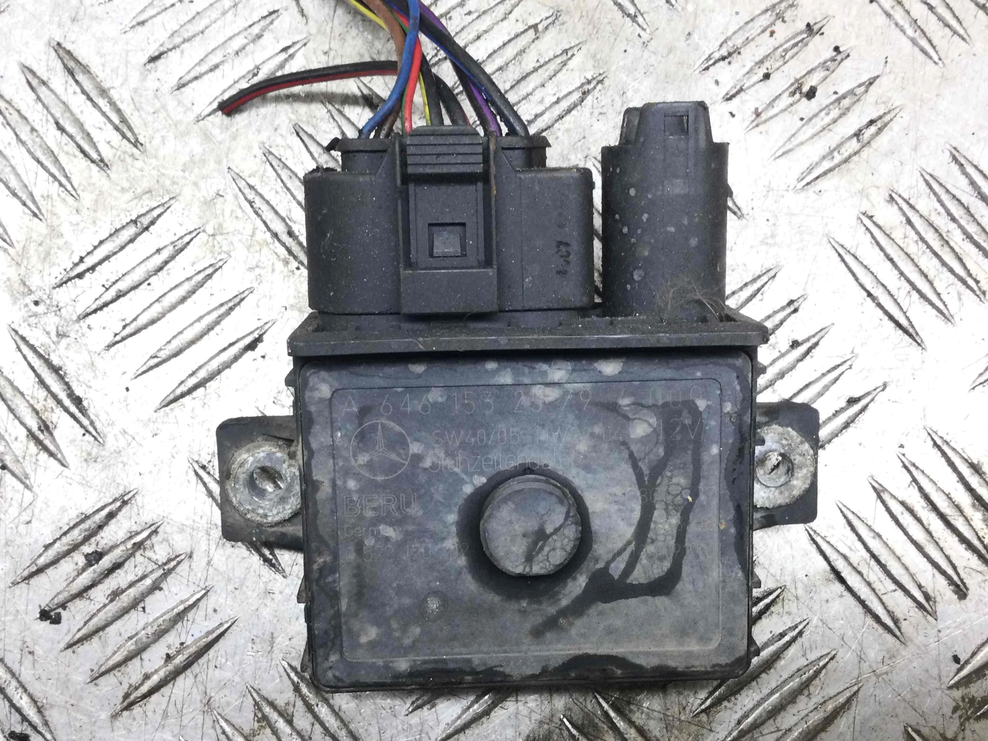 Реле накала свечей Mercedes C-klasse W204/S204 (2007-2012) дизель 2.2 CDI Механика Седан