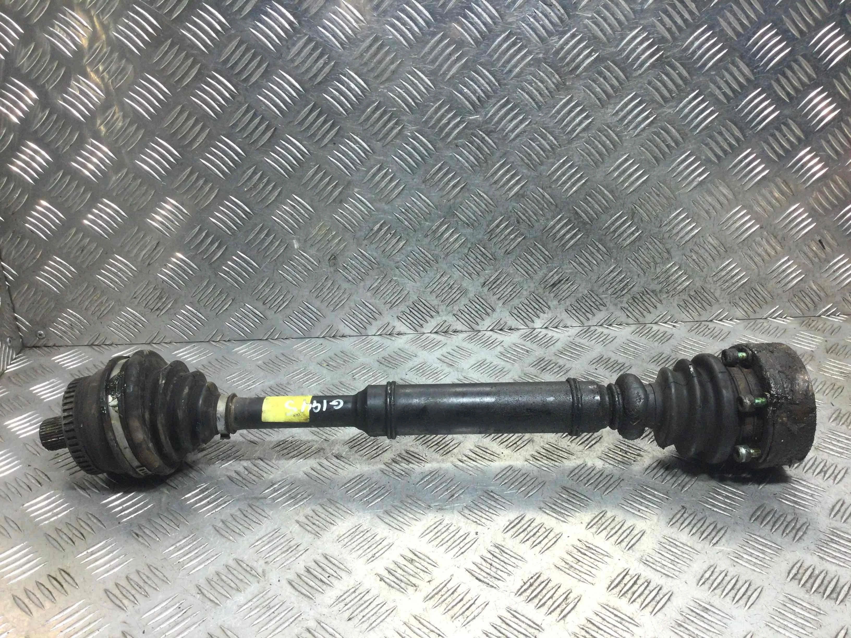 Полуось передняя левая (приводной вал, ШРУС) Audi A4 B5 (1994-1999) бензин 1.6 i Механика Седан