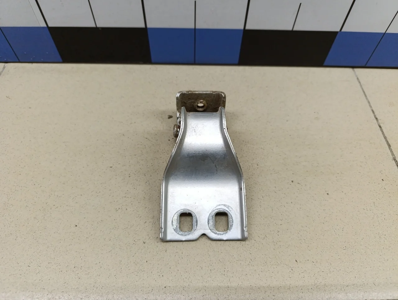 Петля двери багажника Focus II 2005-2008