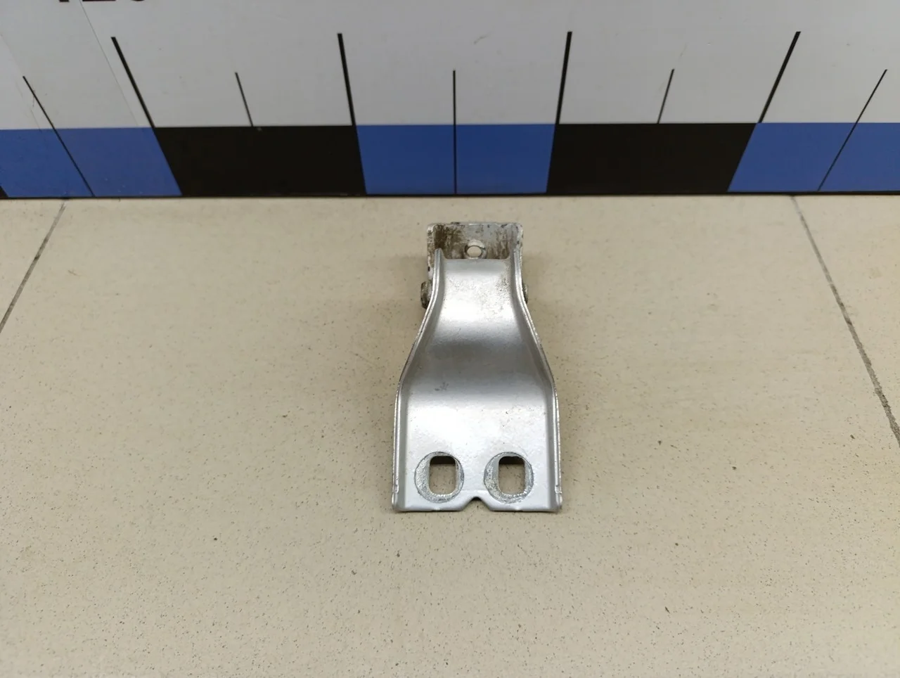 Петля двери багажника Focus II 2005-2008