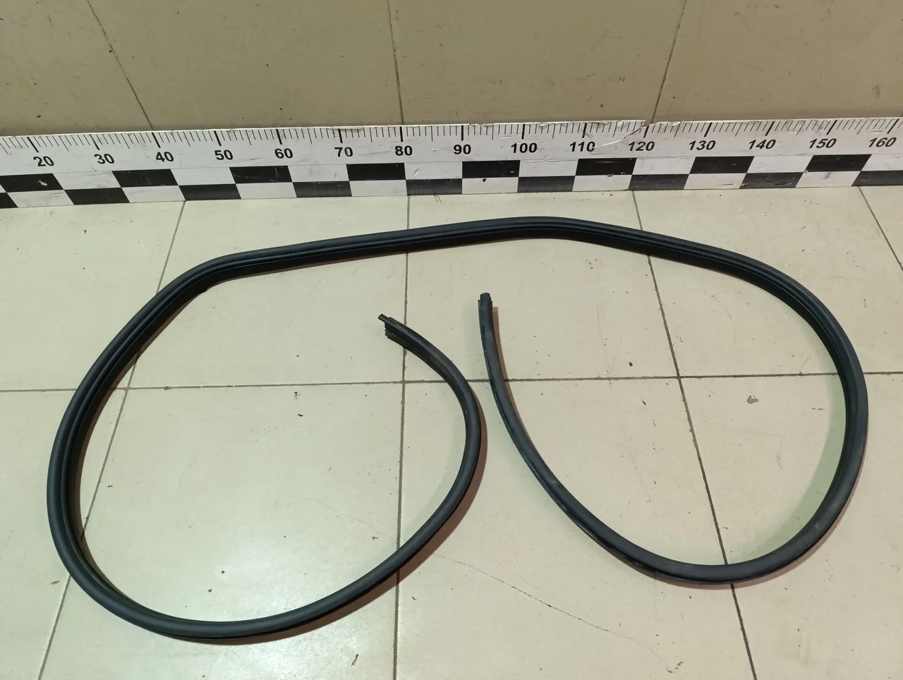 Уплотнитель двери Megane II 2002-2009