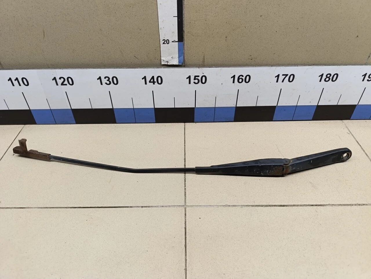 Поводок стеклоочистителя передний правый Focus II 2005-2008