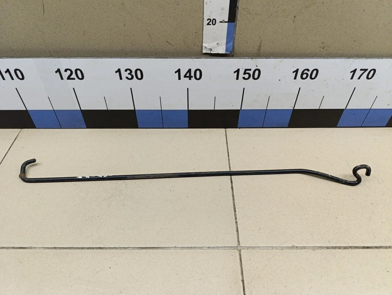 Держатель капота Focus II 2005-2008