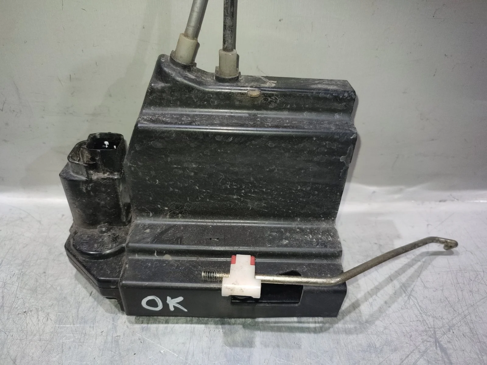 Замок двери SsangYong Actyon 2008 C100