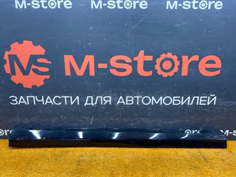 Накладка на порог Mercedes-Benz C-Class 2010 A2046900340 W204 271.860, левая