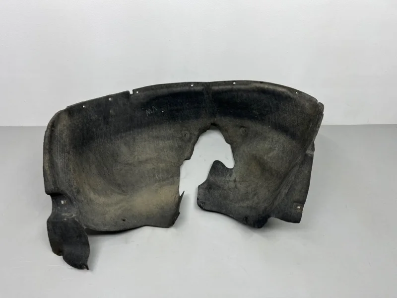 Подкрылок Volkswagen Touareg 7L