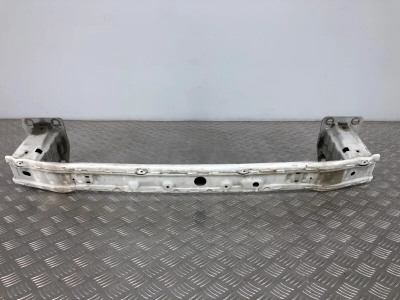 Усилитель бампера Land Rover Discovery Sport L550