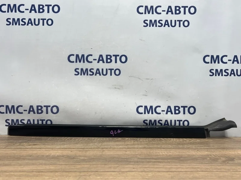 Молдинг лобового стекла Mercedes-Benz Glk 2011 A2046904462 X204 272.948, правый