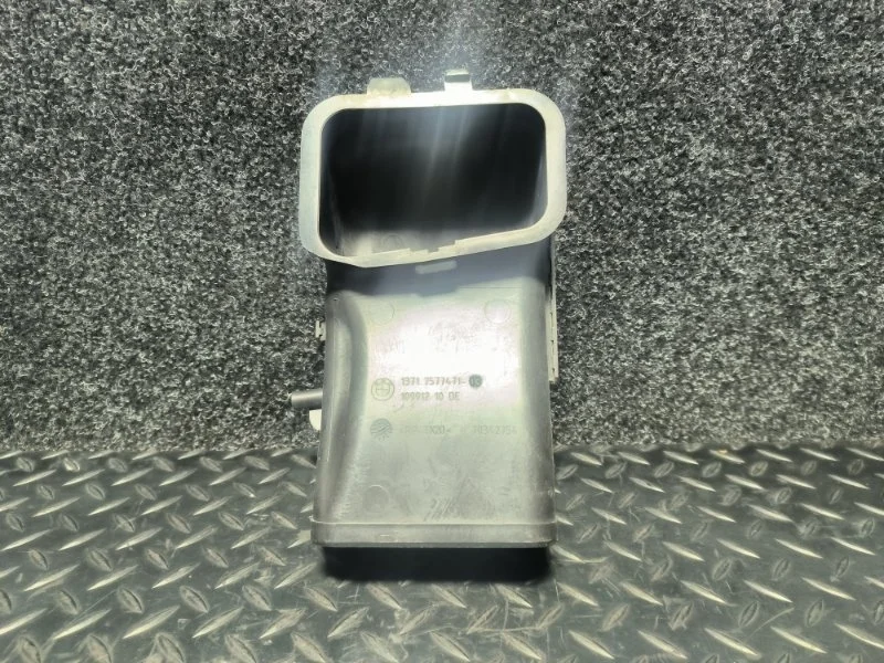 Воздухозаборник Bmw 7 2010 13717577471 F02 N63B44A, левый