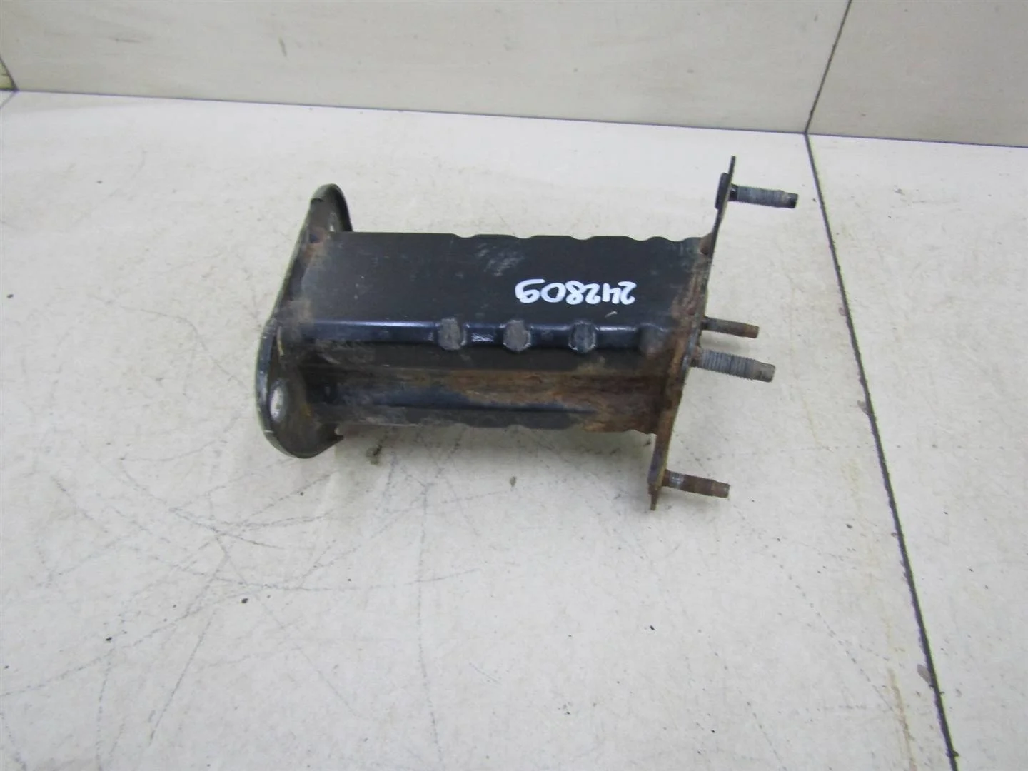 Кронштейн усилителя заднего бампера Nissan X-Trail (T32) 2014-2023  [H52114CCMA]  2.5 16v QR25DE  в Вологде