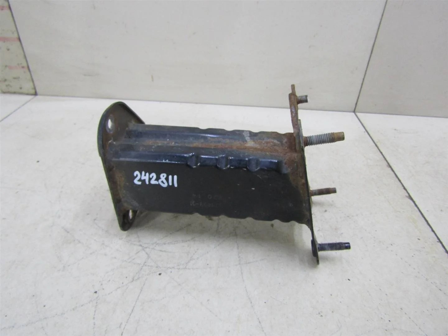 Кронштейн усилителя заднего бампера Nissan X-Trail (T32) 2014-2023  [H52104CCMA]  2.5 16v QR25DE  в Вологде