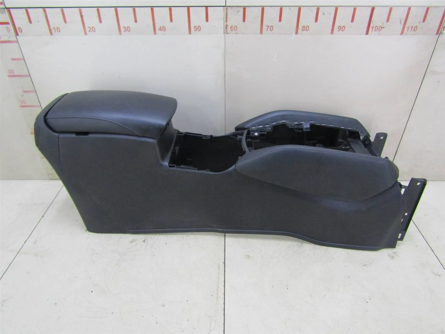 Подлокотник Nissan X-Trail (T32) 2014-2023  [969104CM0A]  2.5 16v QR25DE  в Вологде