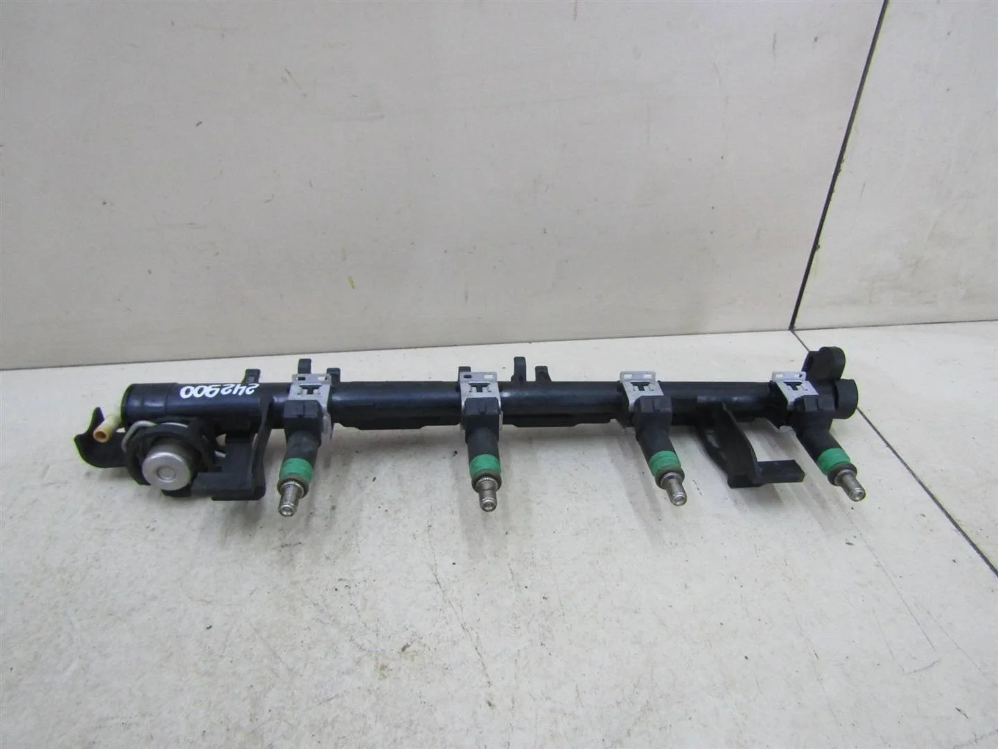 Рейка топливная (рампа) Ford Focus II 2008-2011  [1698074]  1.6 16V SHDA в Вологде