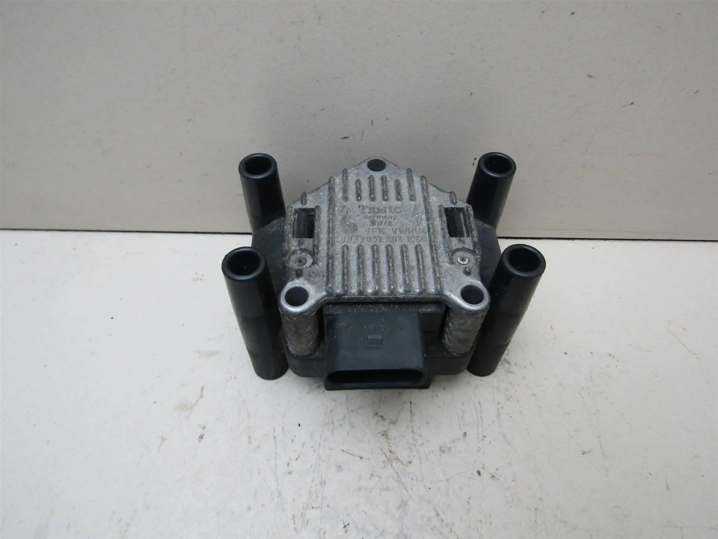 Катушка зажигания VW Golf IV \Bora 1997-2005  [032905106B]  в Вологде