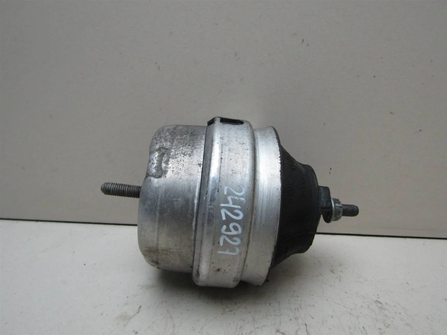 Опора двигателя Audi A6 (C5) 1997-2004  [8D0199382L]  1.6 1.8 в Вологде