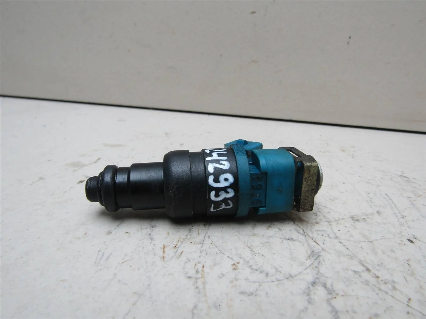 Форсунка инжекторная электрическая VW Passat (B5) 1996-2000  [06B133551C]  AHL ARM APV 1.6 в Вологде