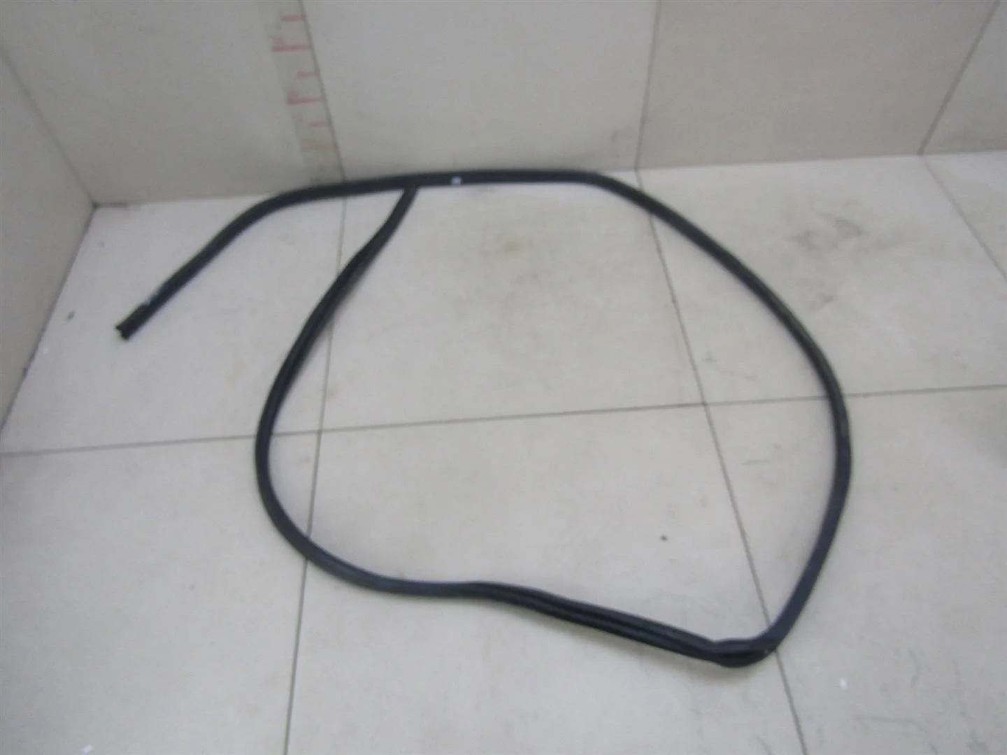 Уплотнитель двери Nissan X-Trail (T32) 2014-2023  [769214CL0A]  2.5 16v QR25DE  в Вологде