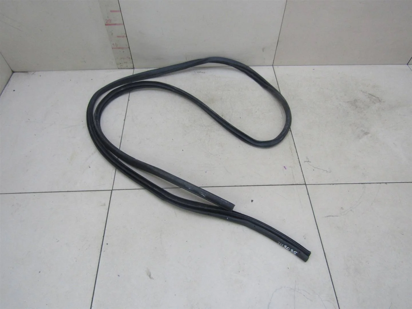 Уплотнитель двери Nissan X-Trail (T32) 2014-2023  [769214CL0A]  2.5 16v QR25DE  в Вологде