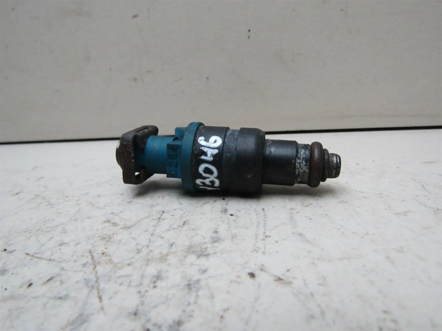 Форсунка инжекторная электрическая VW Passat (B5) 1996-2000  [06B133551]  1.6 AHL в Вологде