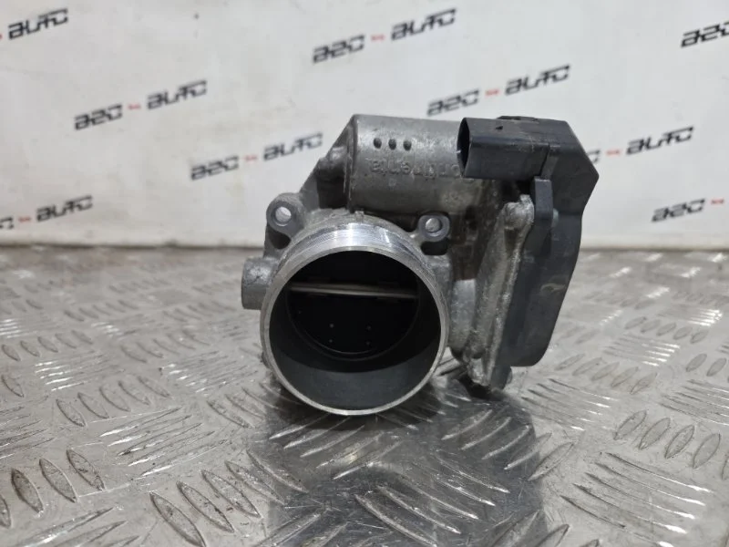 Дроссельная заслонка Audi A4 06F133062Q B8 2.0