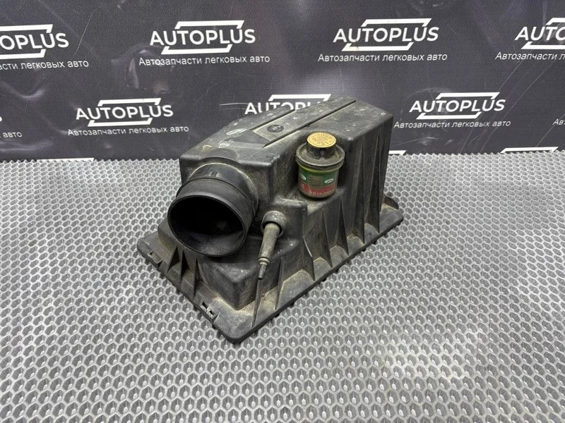 Крышка корпуса воздушного фильтра Ford Transit YC159600DA ФУРГОН 2.0 D3FA