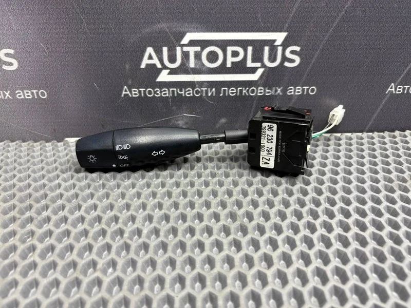 Подрулевой переключатель поворотников Заз Chance 2009-2014 96230794 1.3 307000