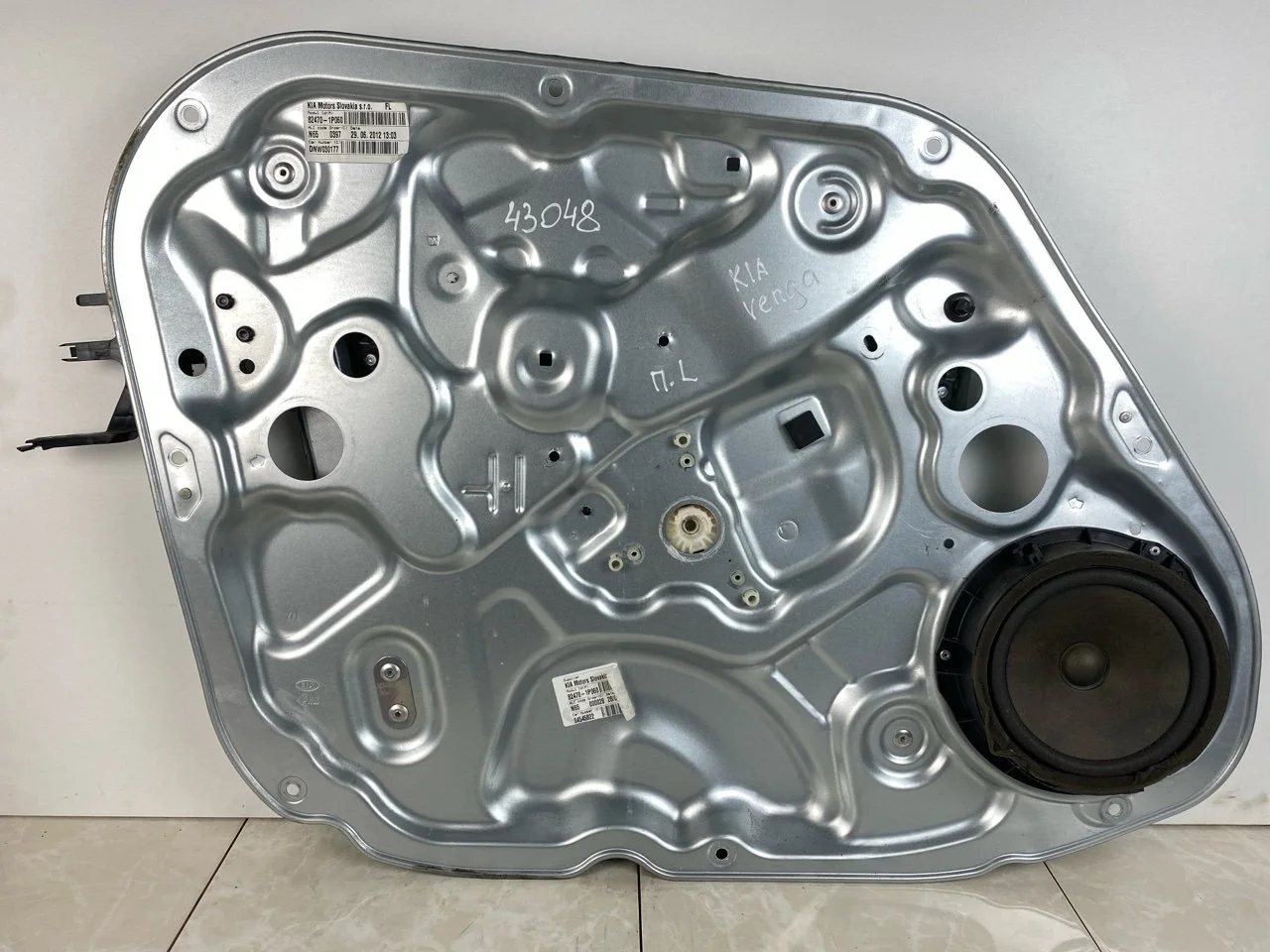 Стеклоподъемник Kia Venga 2010-2017 824711P000, передний левый