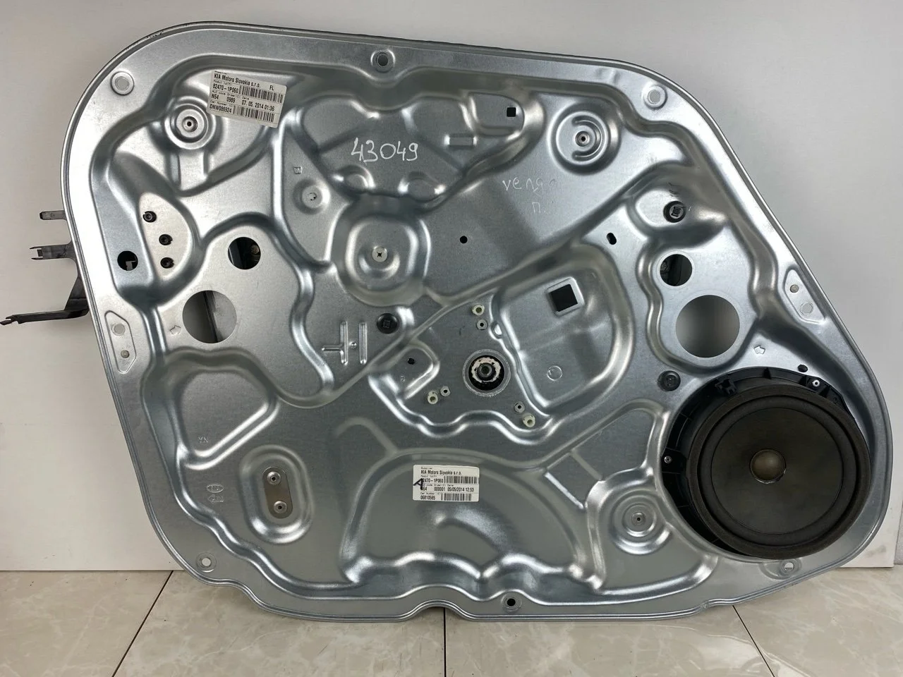 Стеклоподъемник Kia Venga 2010-2017 824711P000, передний левый