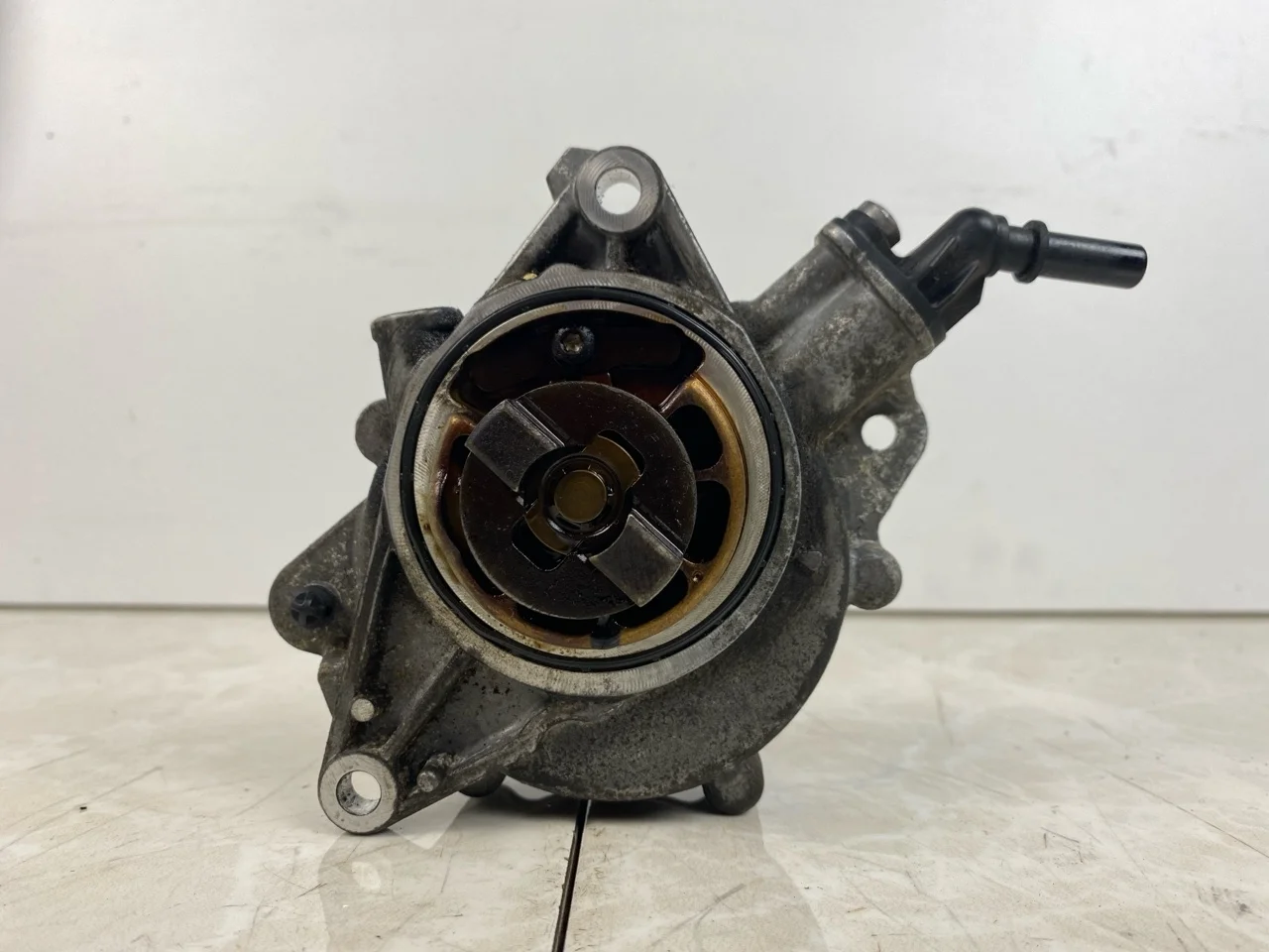 Вакуумный насос Peugeot 308 2007-2015 759792002 1.6 EP6 5F01