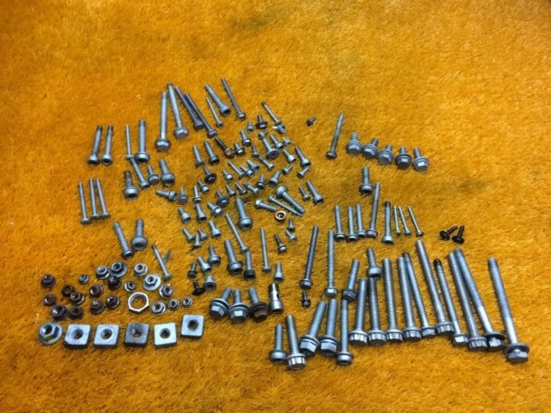 Болты и гайки ДВС Audi Q5 2009 8R CDNC