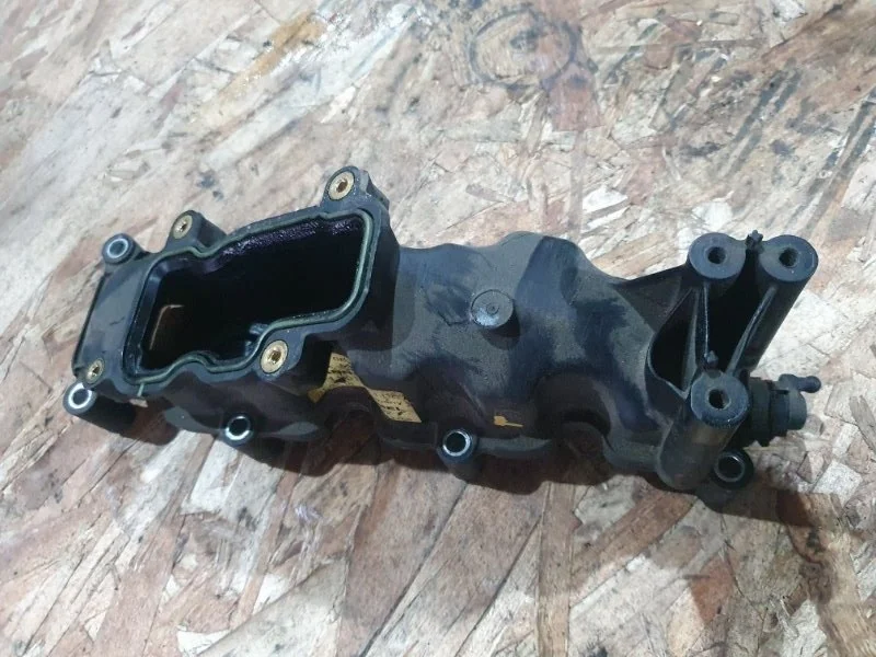 Коллектор впускной Volkswagen Touareg