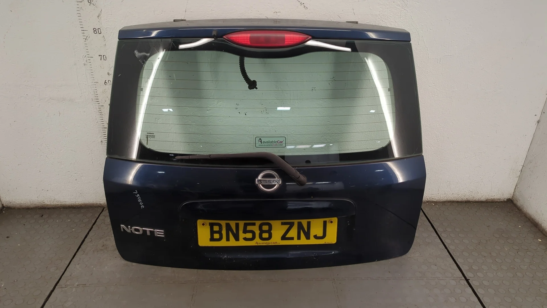 Крышка багажника Nissan Note