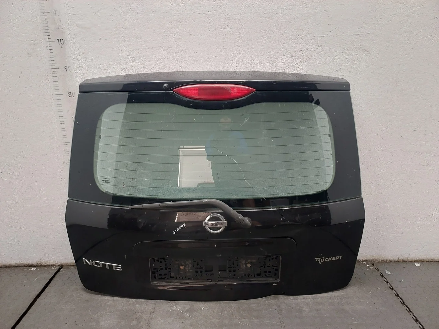 Крышка багажника Nissan Note