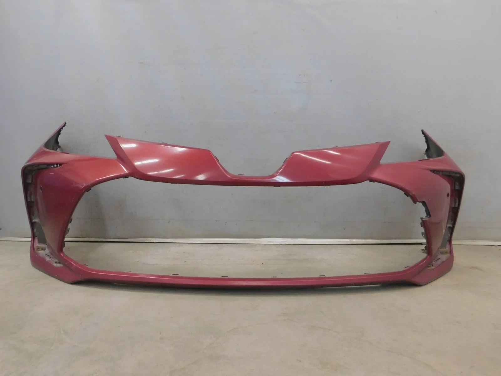 Бампер передний Toyota Corolla