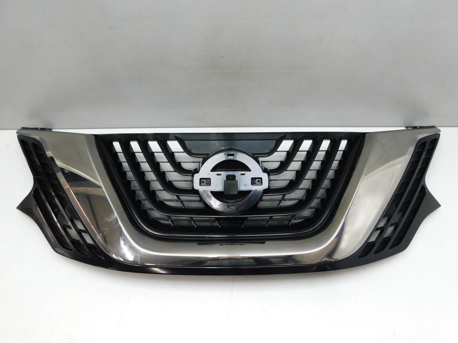 Решетка радиатора Nissan Murano