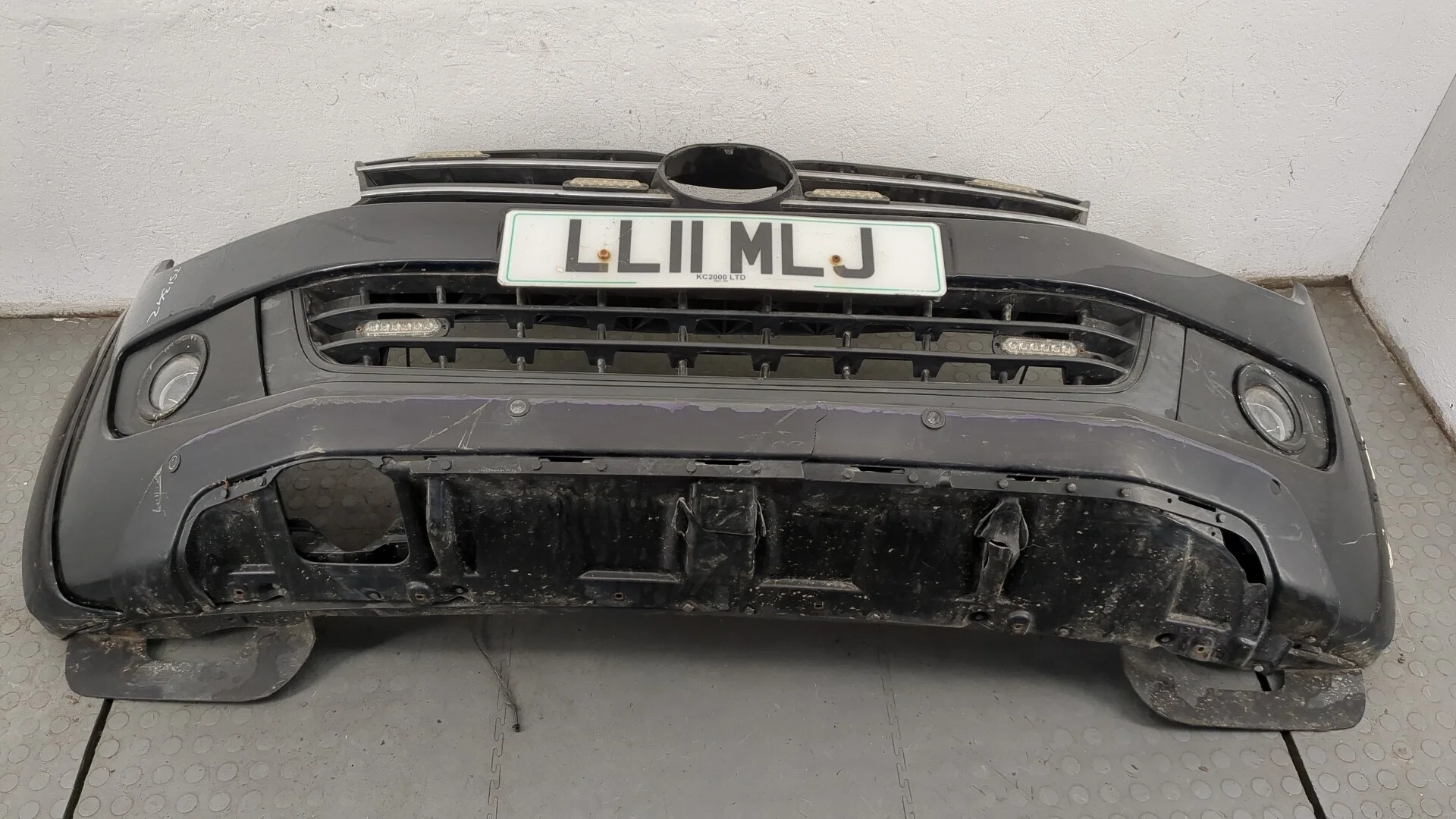 Бампер передний Volkswagen Amarok