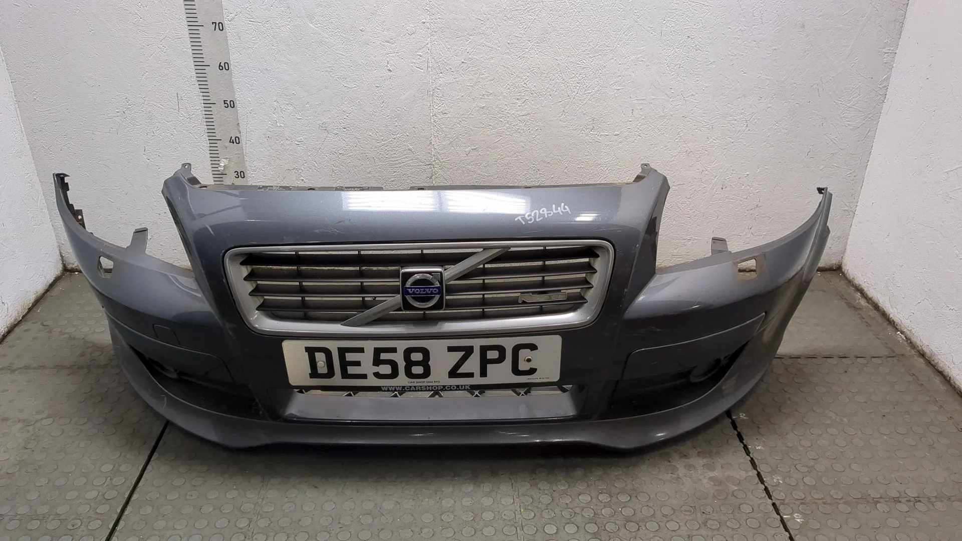Бампер передний Volvo C30