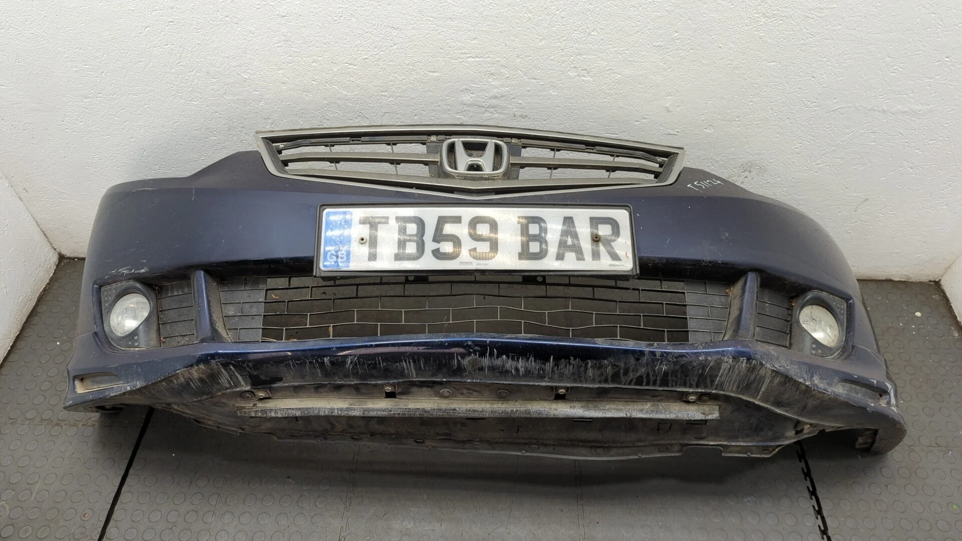 Бампер передний Honda Accord