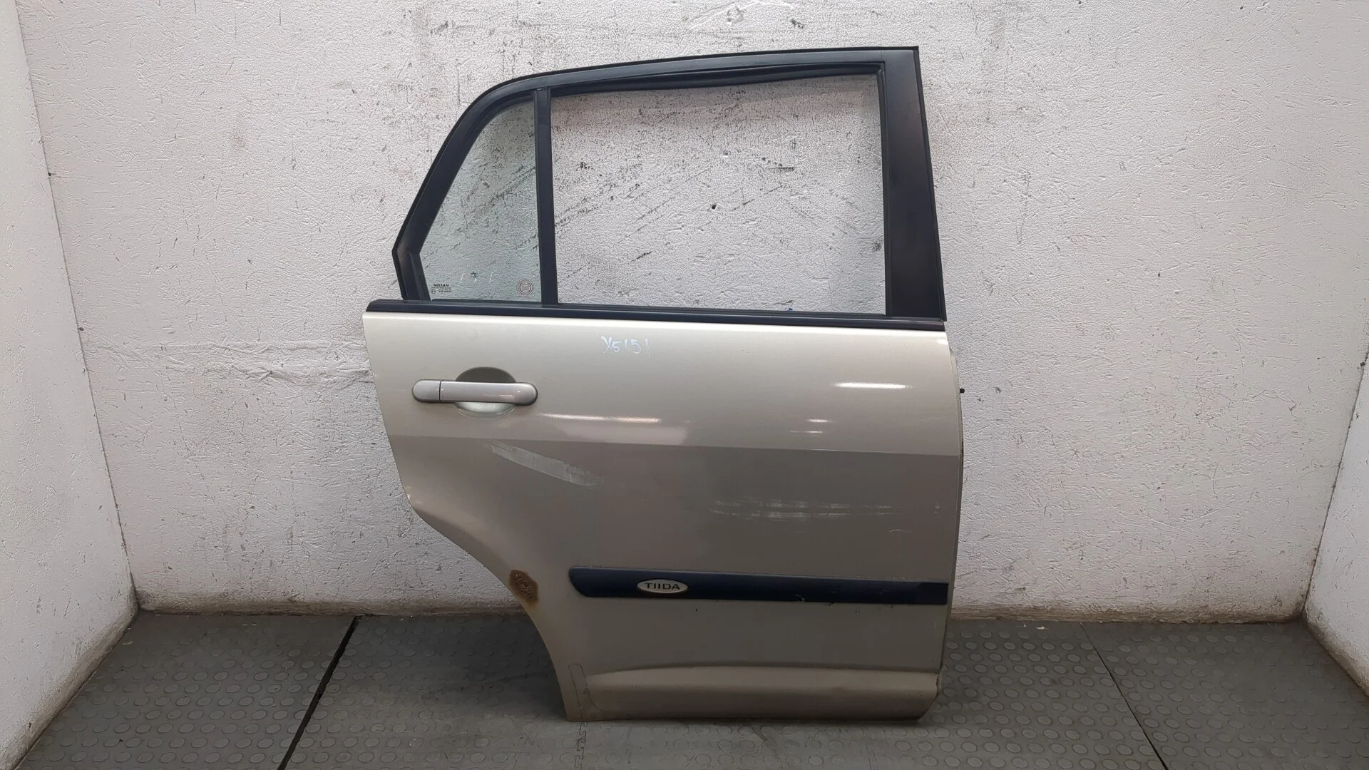 Дверь задняя правая Nissan Tiida