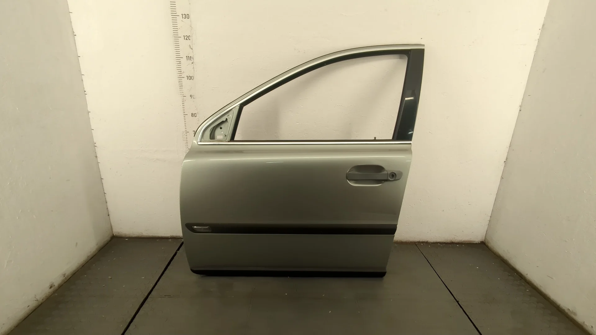 Дверь передняя левая Volvo XC90