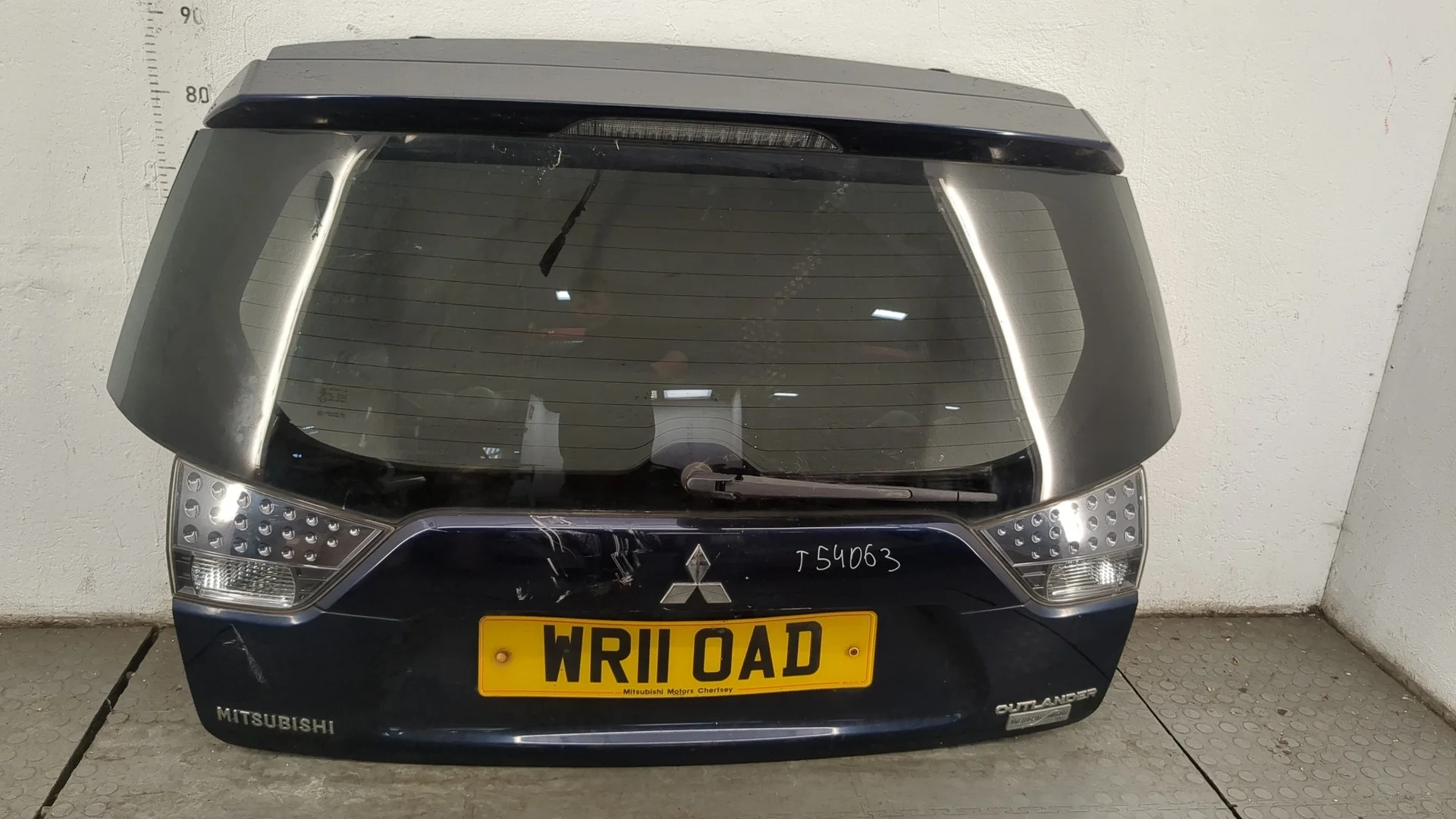 Крышка багажника Mitsubishi Outlander