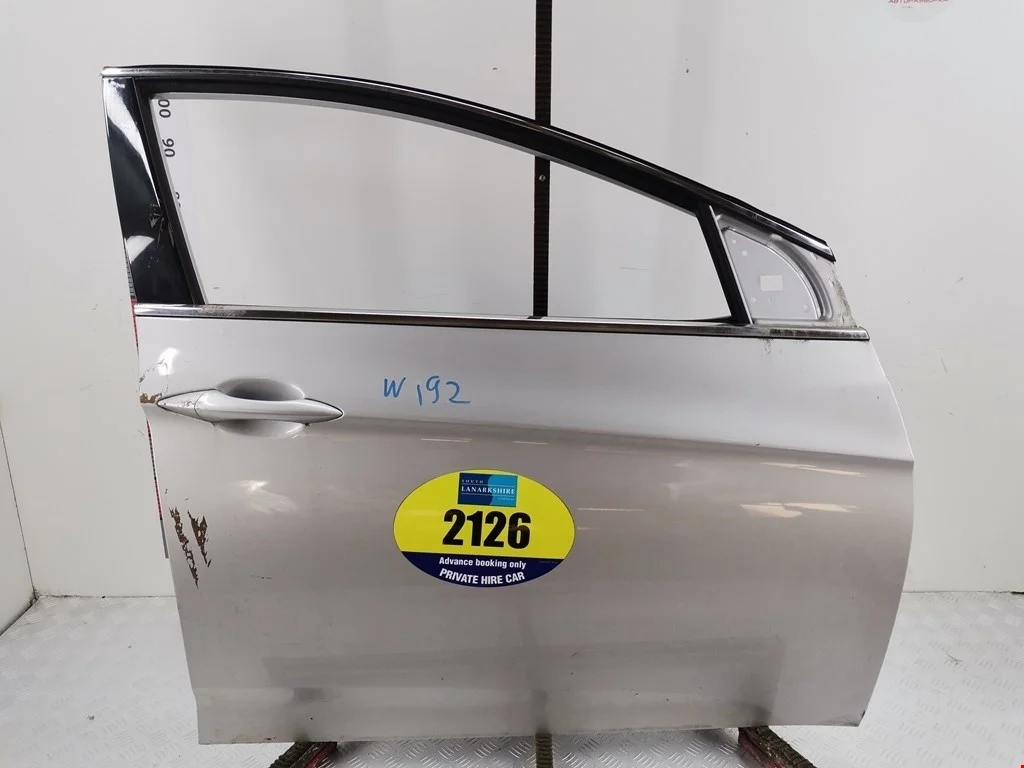 Дверь передняя правая Hyundai i40
