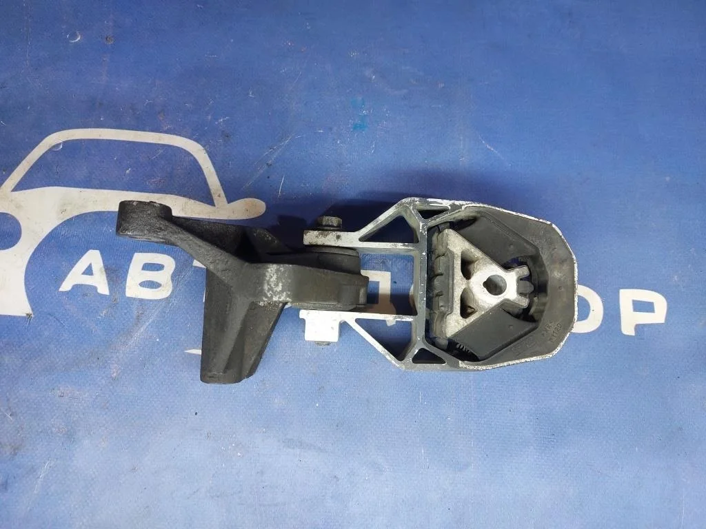 подушка двигателя FORD FOCUS CB8 IQDB